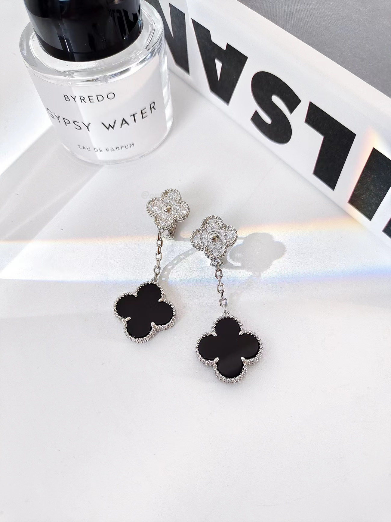 Van Cleef Arpels Magic Alhambra Earrings 2 Motifs 18k White Gold (8) - newkick.vip